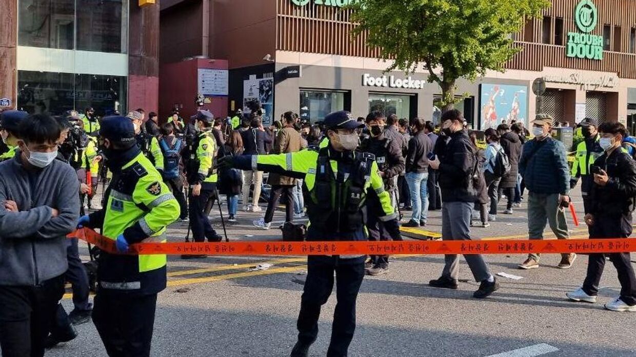 В Южной Корее объявлен общенациональный траур в связи с давкой в Сеуле