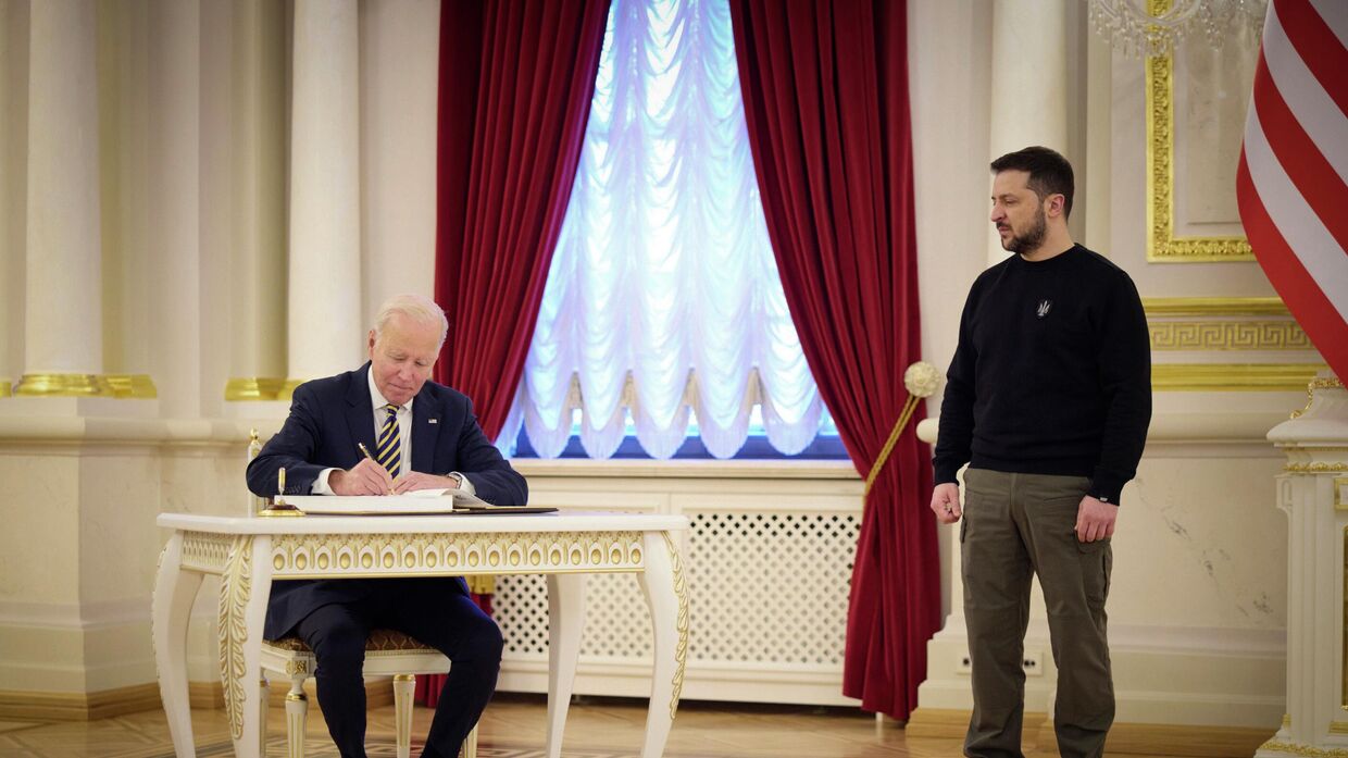 Президент США Джо Байден и президент Украины Владимир Зеленский в Киеве, Украина. 20 февраля 2023 года