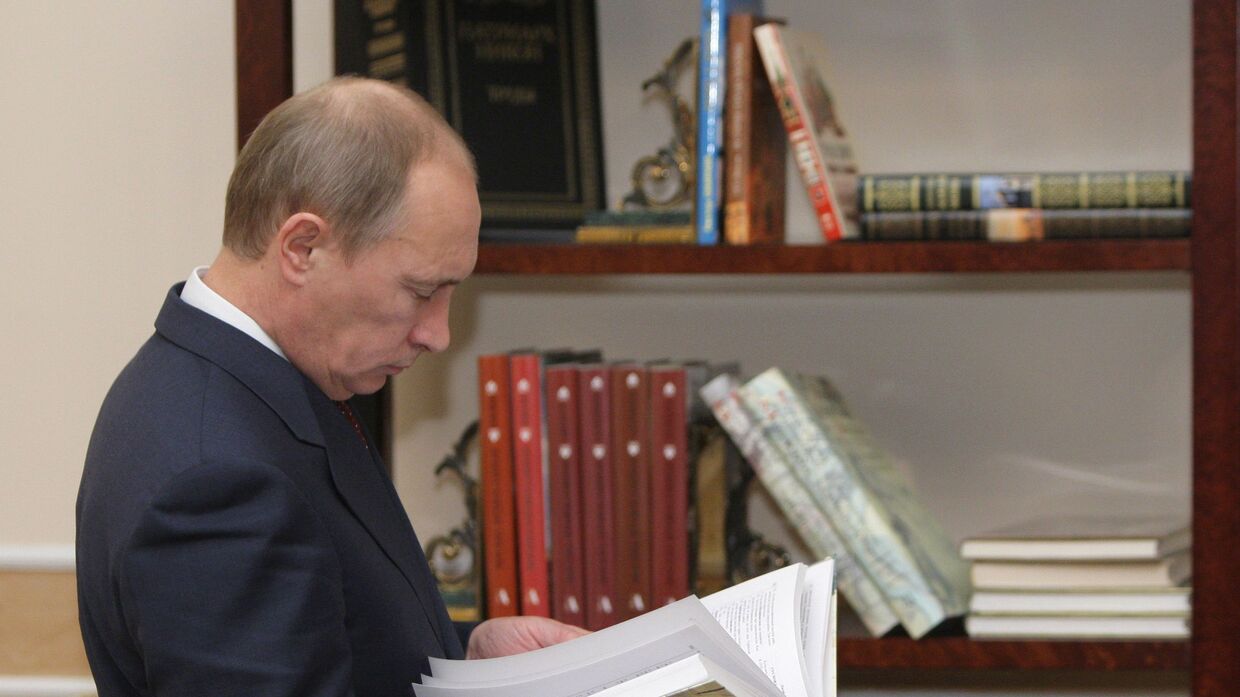 Премьер-министр РФ Владимир Путин встретился с губернатором Санкт-Петербурга