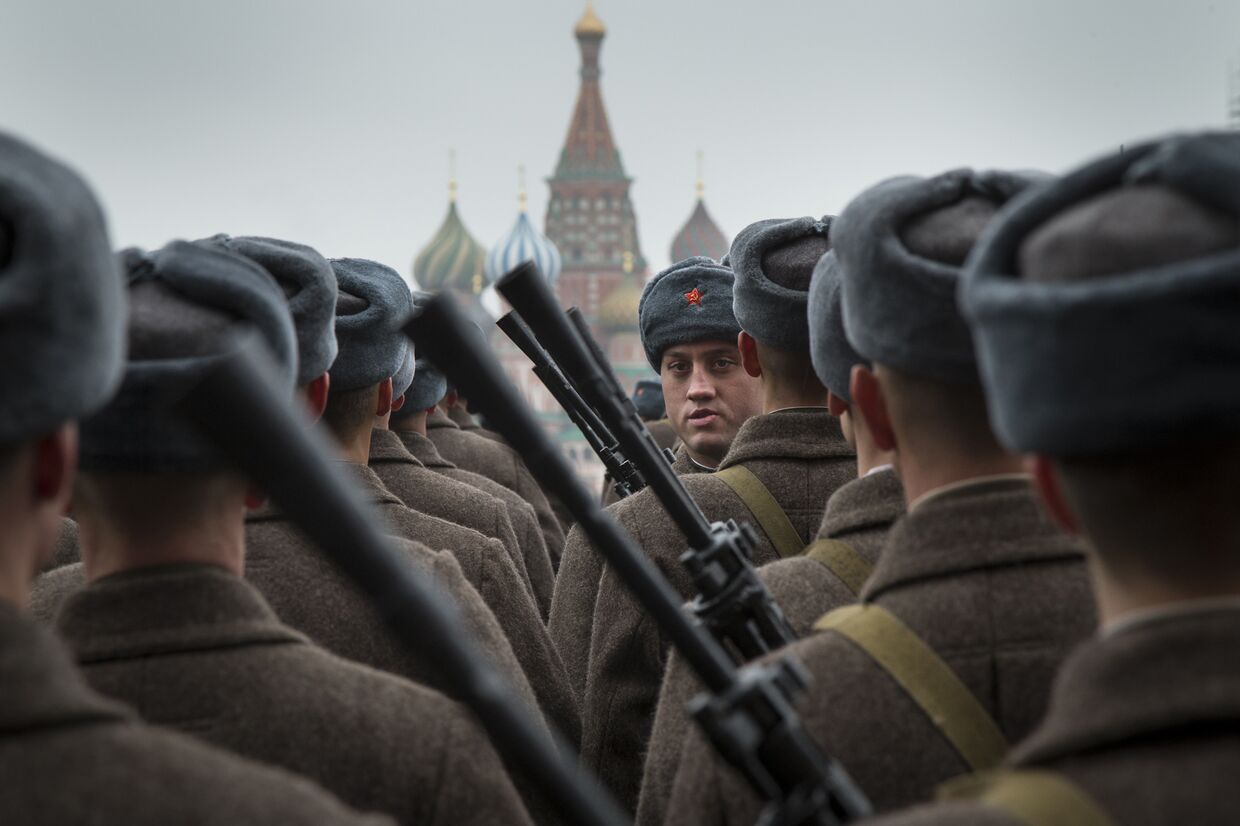 Парад в честь 73-й годовщины военного парада 7 ноября 1941 года