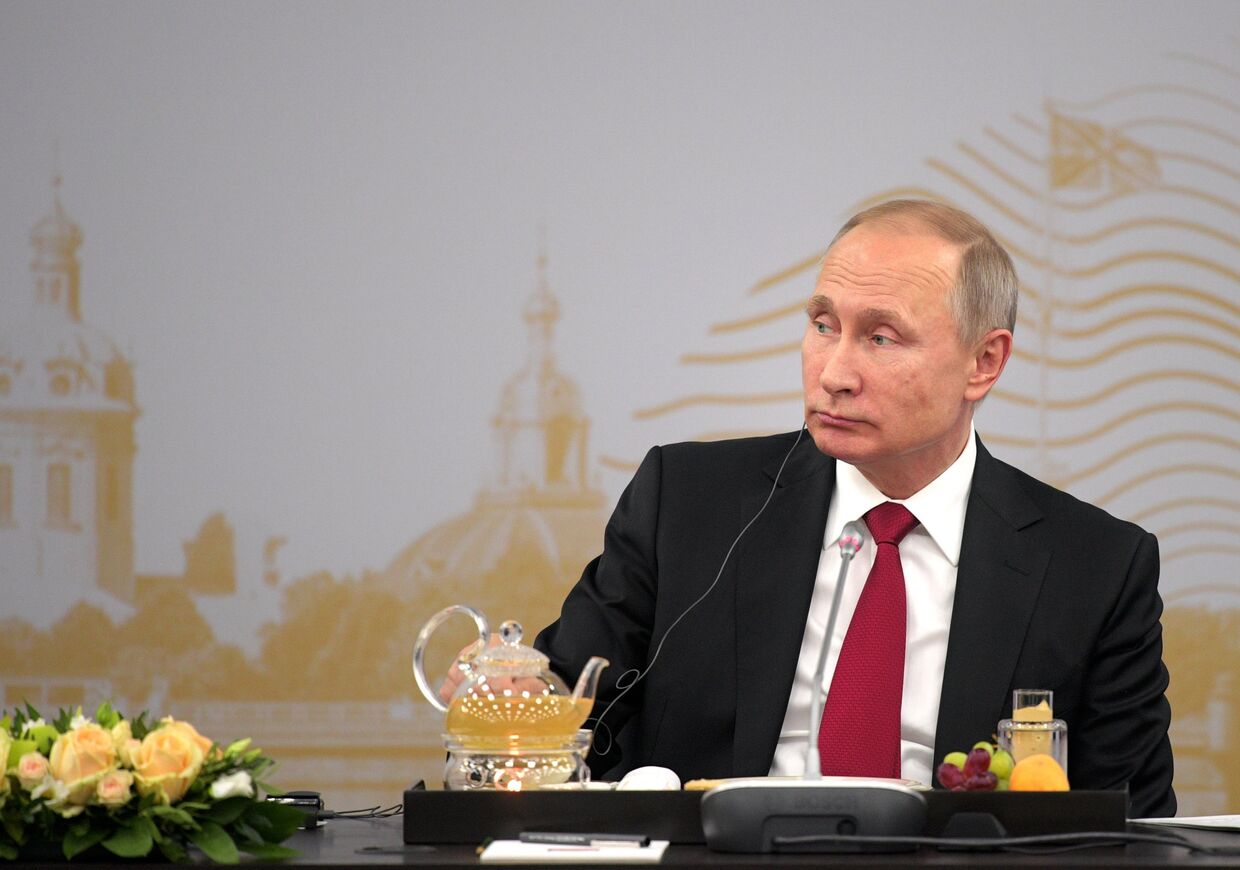 Президент РФ Владимир Путин на XXI Петербургском международном экономическом форуме