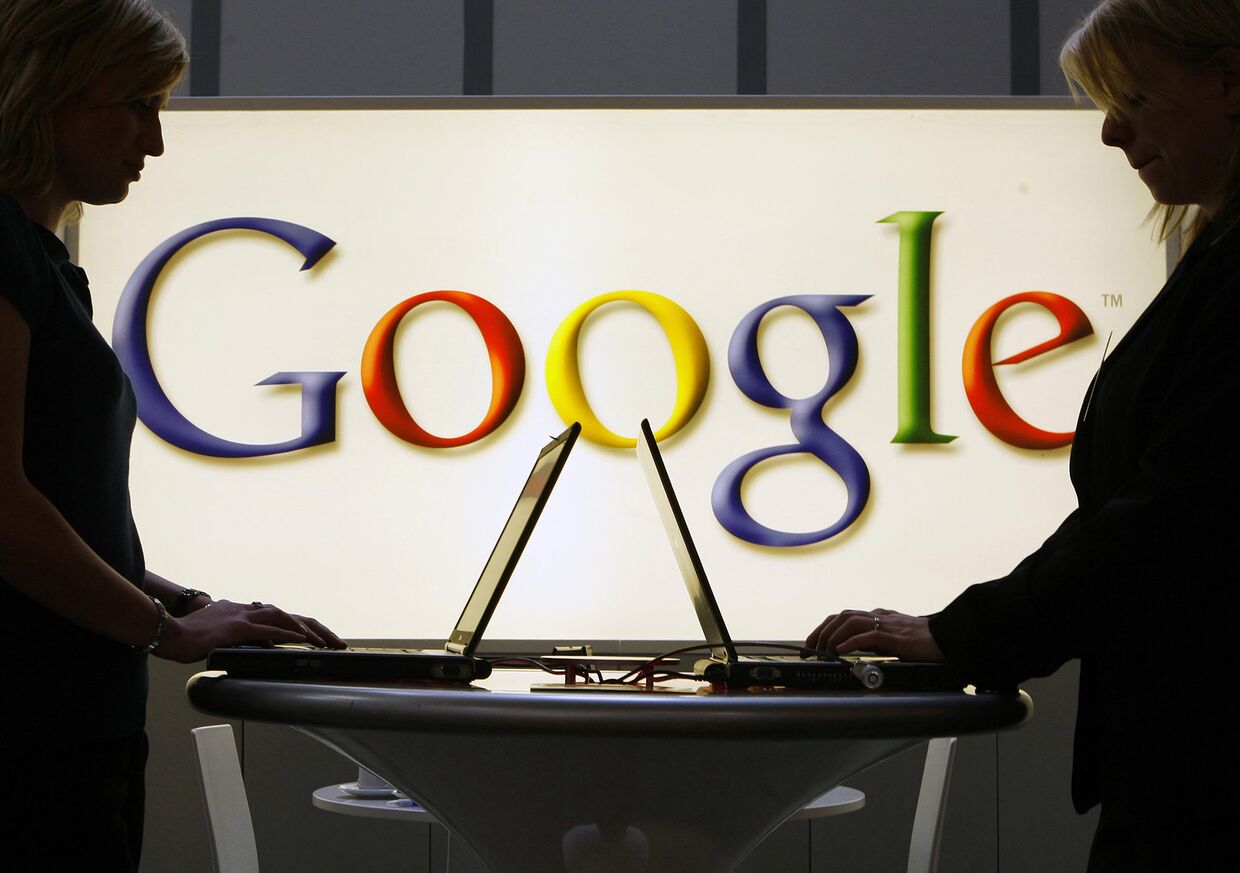 Логотип Google на выставке в Ганновере