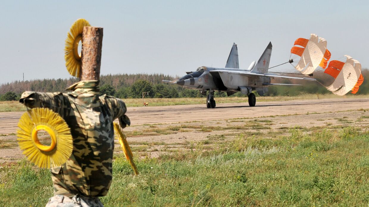 Работа военной авиабазы в Воронежской области