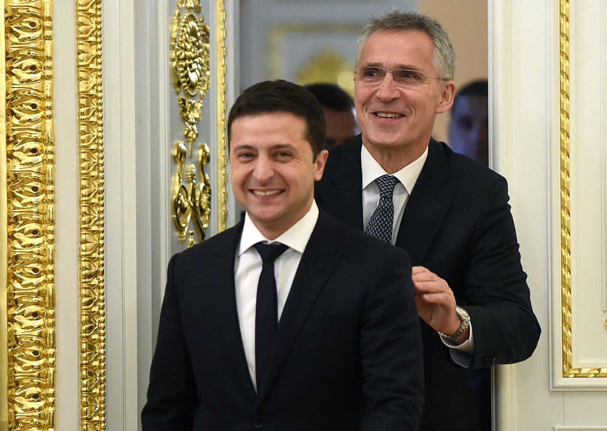 Президент Украины Владимир Зеленский и генеральный секретарь НАТО Йенс Столтенберг