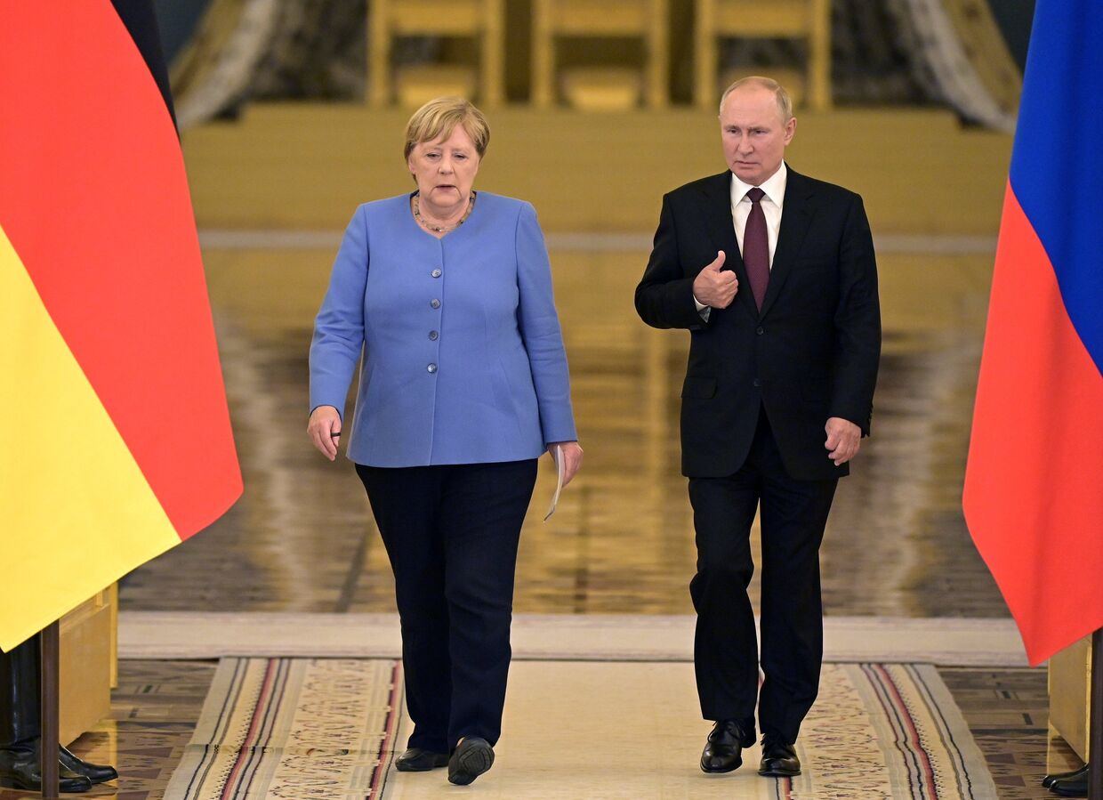 Встреча президента РФ В. Путина с канцлером Германии А. Меркель